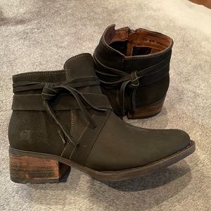 Women’s Born Boots